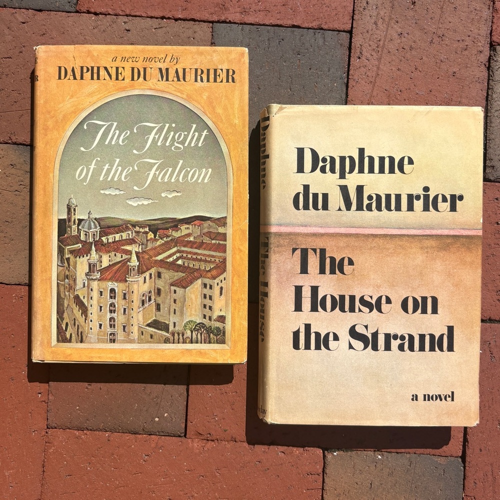 2 Daphne du Maurier The Flight of the Falcon The House on the Strand Historical